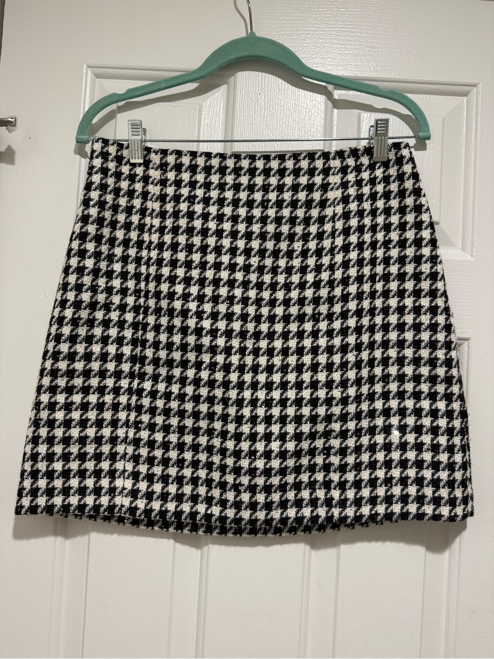 NWT Lilly Pulitzer Kels Mini Skirt Noir Houndstooth Sequin
Boucle Size 6